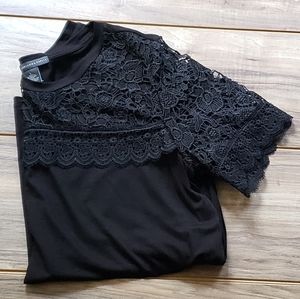 Adrianna Papell Black Lace Short Sleeve Top